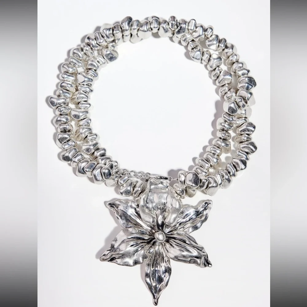 Zara Maxi flower statement necklace